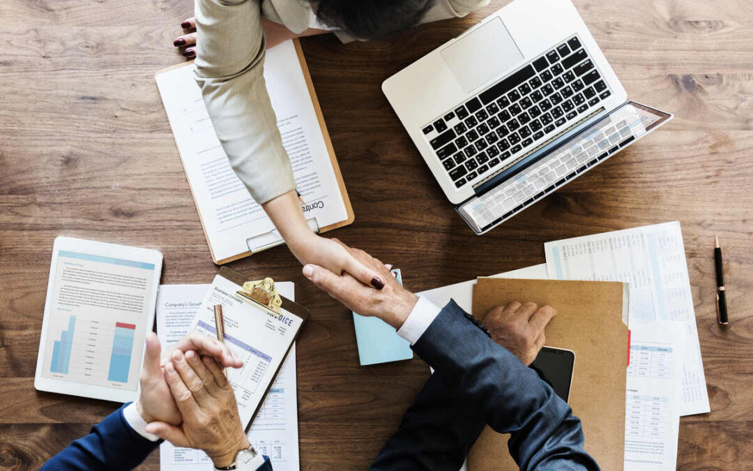 Régime micro-BIC vs. régime réel : Quel choix fiscal pour vos locations meublées ?